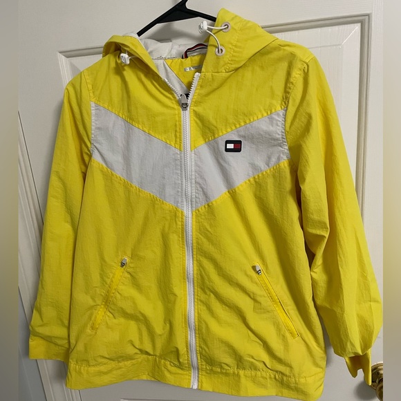 Tommy Hilfiger wind breaker yellow - Picture 10 of 10